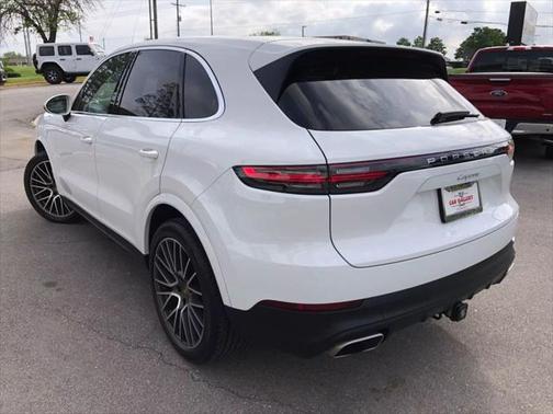 2022 Porsche Cayenne Platinum Edition