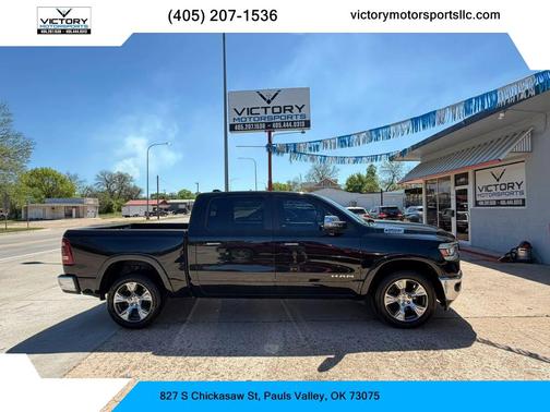 Diamond Black Crystal Pearlcoat 2019 RAM 1500 Laramie