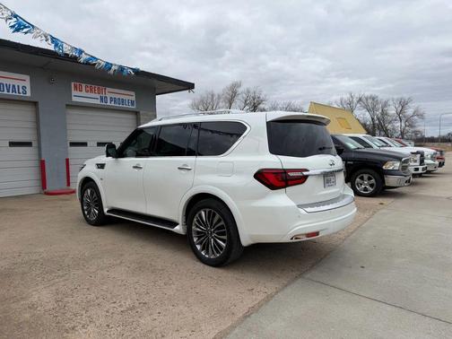 2019 INFINITI QX80 Luxe