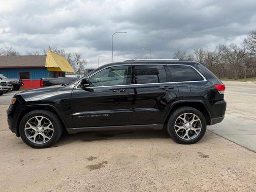 2018 Jeep Grand Cherokee Sterling Edition