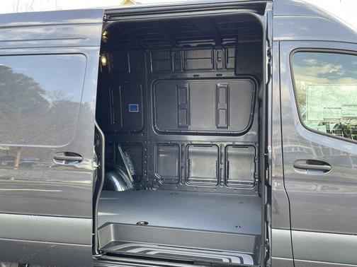 2025 Mercedes-Benz Sprinter 2500 Standard Roof
