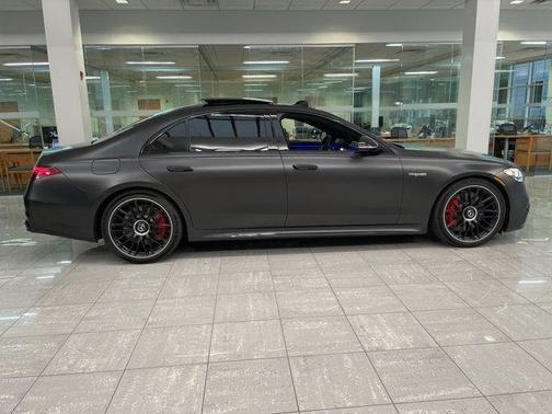 2024 Mercedes-Benz AMG S 63 E Base