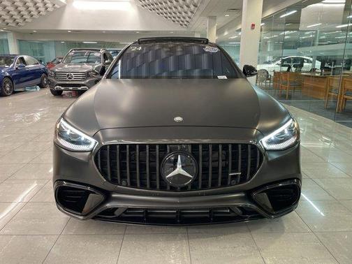 2024 Mercedes-Benz AMG S 63 E Base