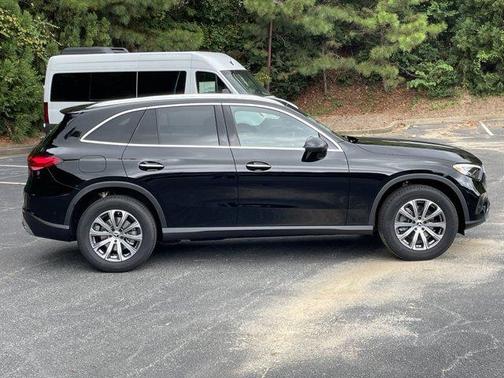 2026 Mercedes-Benz GLC 300 Base
