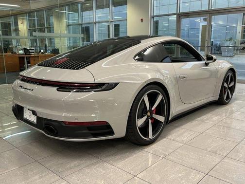 2023 Porsche 911 Carrera 4S