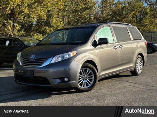 2015 Toyota Sienna XLE