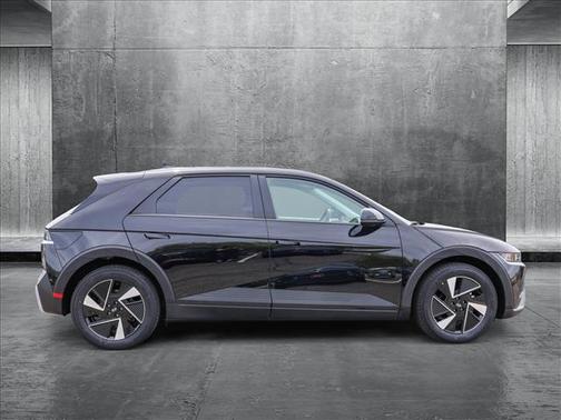 2025 Hyundai IONIQ 5 SE