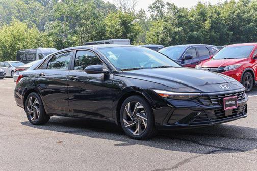 2025 Hyundai ELANTRA Limited