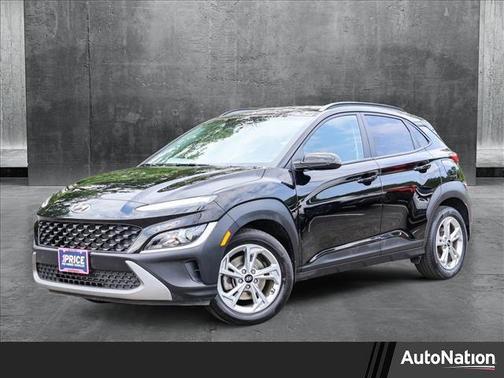 2022 Hyundai KONA SEL