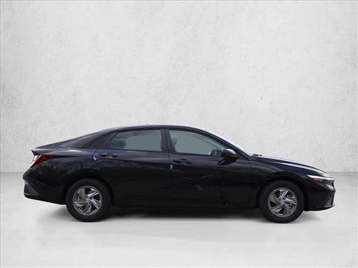Abyss Black 2026 Hyundai ELANTRA SE