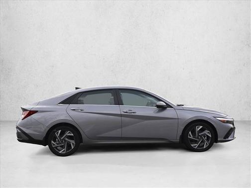 Fluid Metal 2025 Hyundai ELANTRA SEL