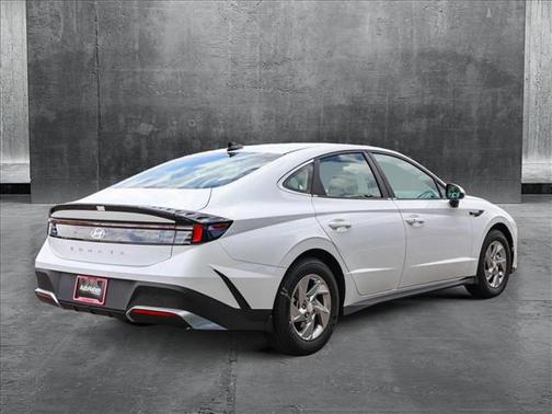 2025 Hyundai SONATA SE