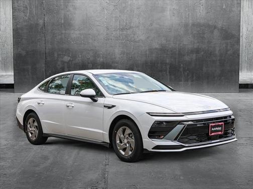 2025 Hyundai SONATA SE