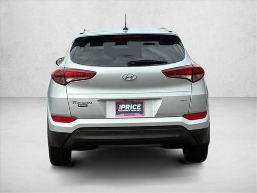 Molten Silver 2017 Hyundai TUCSON SE