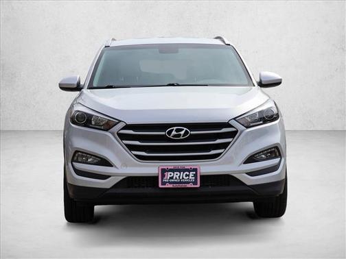 Molten Silver 2017 Hyundai TUCSON SE