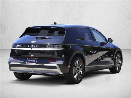 Abyss Black 2026 Hyundai IONIQ 5 SE