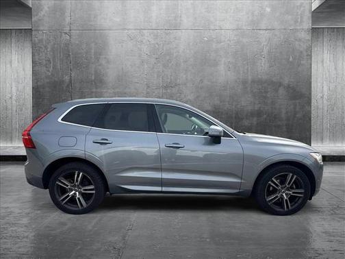 2019 Volvo XC60 T5 Momentum