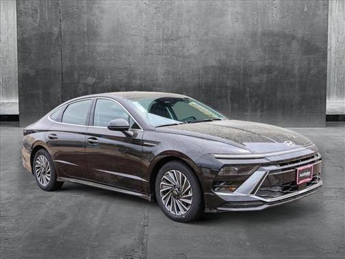 2025 Hyundai SONATA Hybrid SE