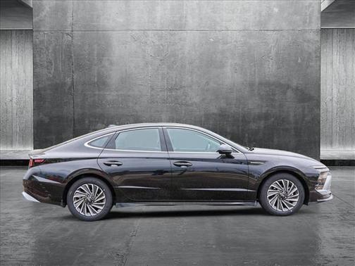 2025 Hyundai SONATA Hybrid SE