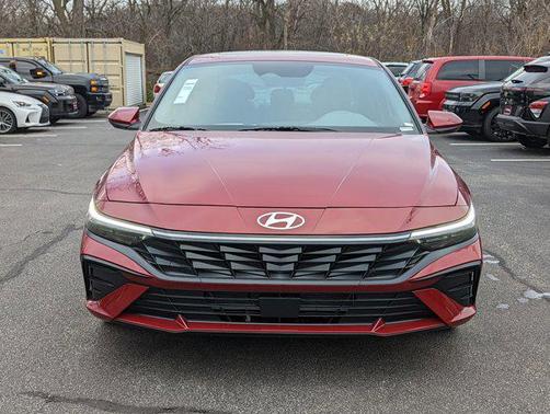 2025 Hyundai ELANTRA SEL