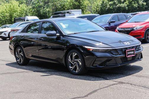 2025 Hyundai ELANTRA Limited