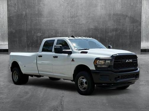 2023 RAM 3500 Tradesman Crew Cab 4x4 8' Box