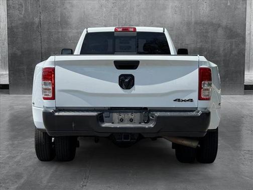 2023 RAM 3500 Tradesman Crew Cab 4x4 8' Box