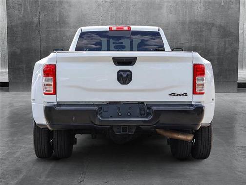 2023 RAM 3500 Tradesman Crew Cab 4x4 8' Box