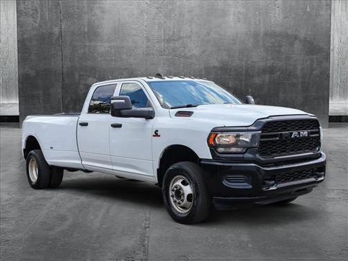 2023 RAM 3500 Tradesman Crew Cab 4x4 8' Box