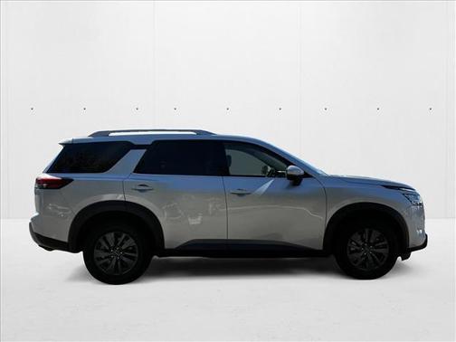 2023 Nissan Pathfinder SL FWD