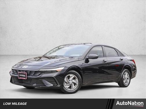 2025 Hyundai ELANTRA SE