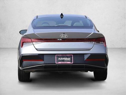 Fluid Metal 2025 Hyundai ELANTRA SEL