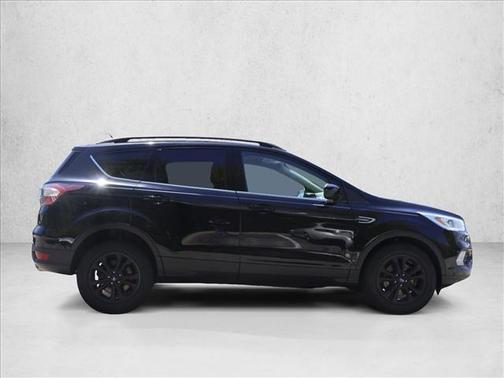 Ruby Red Metallic Tinted Clearcoat 2017 Ford Escape SE