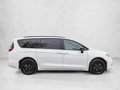 2024 Chrysler Pacifica Hybrid Premium S Appearance Pkg