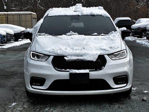 2024 Chrysler Pacifica Hybrid Premium S Appearance Pkg