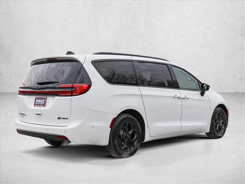 2024 Chrysler Pacifica Hybrid Premium S Appearance Pkg