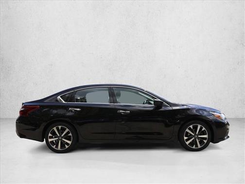 Super Black 2017 Nissan Altima 2.5 SR
