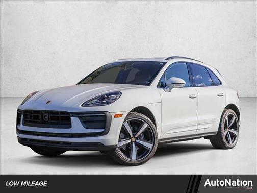 2023 Porsche Macan AWD