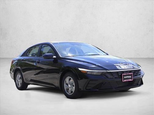 Abyss Black 2026 Hyundai ELANTRA SE
