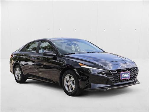 2022 Hyundai ELANTRA SE