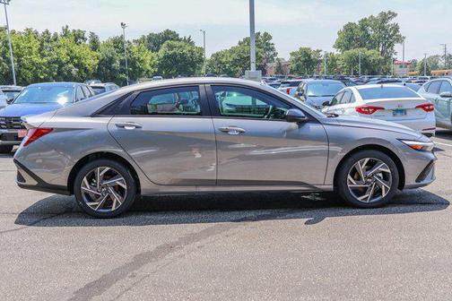 2025 Hyundai ELANTRA Sport