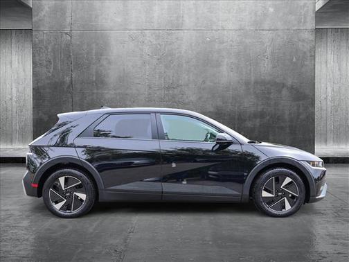 2025 Hyundai IONIQ 5 SE