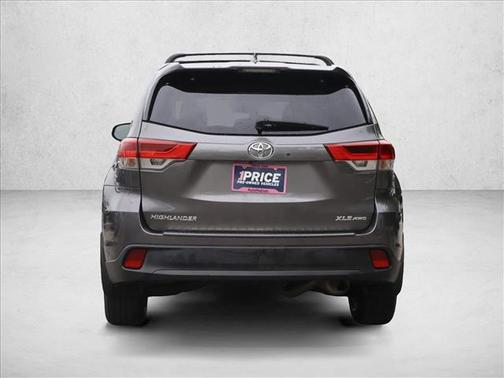 Predawn Gray Mica 2018 Toyota Highlander XLE