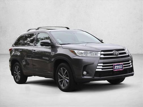Predawn Gray Mica 2018 Toyota Highlander XLE