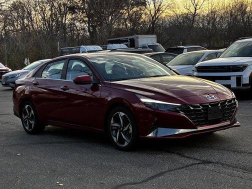 2022 Hyundai ELANTRA Limited