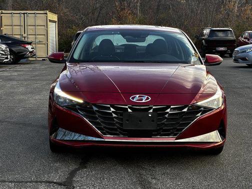 2022 Hyundai ELANTRA Limited