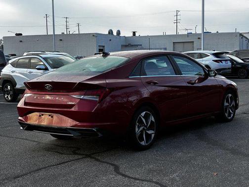 2022 Hyundai ELANTRA Limited