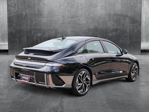 2025 Hyundai IONIQ 6 Limited