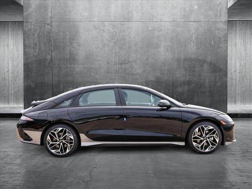 2025 Hyundai IONIQ 6 SEL
