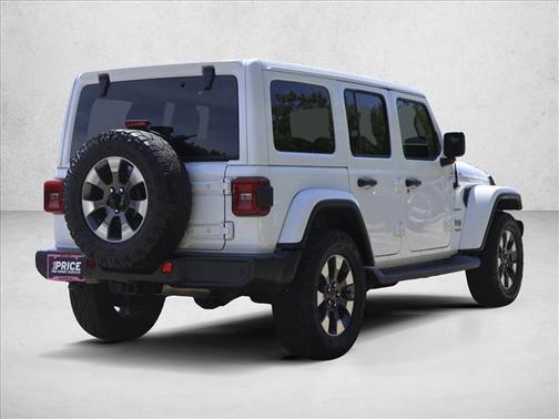 Bright White Clearcoat 2018 Jeep Wrangler Unlimited Sahara